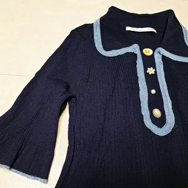 [BUNJANG] Renéevon Navy Caravan Short-Sleeve Knit Top / 레니본 네이비 카라반팔니트 폴1309