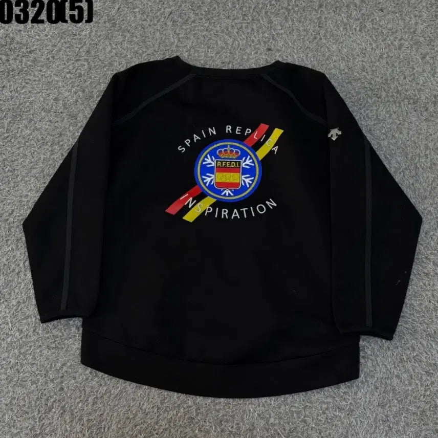 [SOLD OUT] 데상트 스페인 긴팔티90 0320
