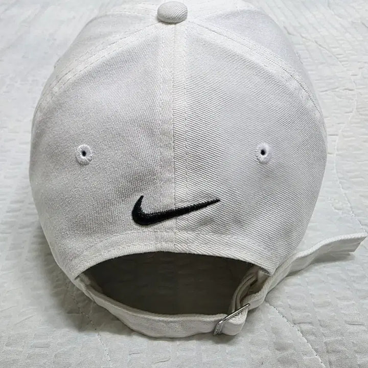 [BUNJANG] Nike KOREA Jay Park White Ball Cap / 나이키 코리아 모자 볼캡 박재범 모자 nike KOREA 화이트 모자