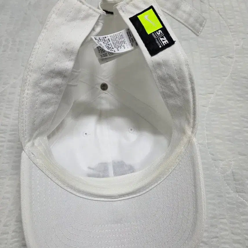 [BUNJANG] Nike KOREA Jay Park White Ball Cap / 나이키 코리아 모자 볼캡 박재범 모자 nike KOREA 화이트 모자