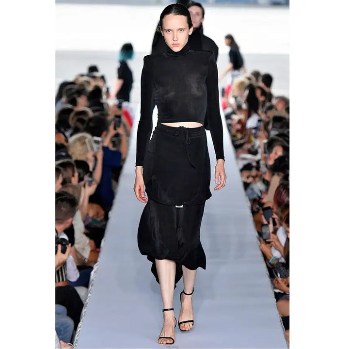 [BUNJANG] VETEMENTS Black Velvet Mini Dress / (-75%) 베트멍 VETEMENTS 신상 블랙 벨벳 미니 원피스 드레스