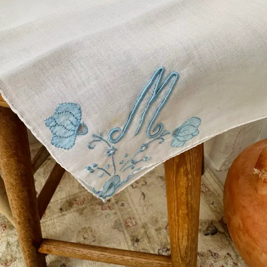 [BUNJANG] Embroidered Floral Initial &