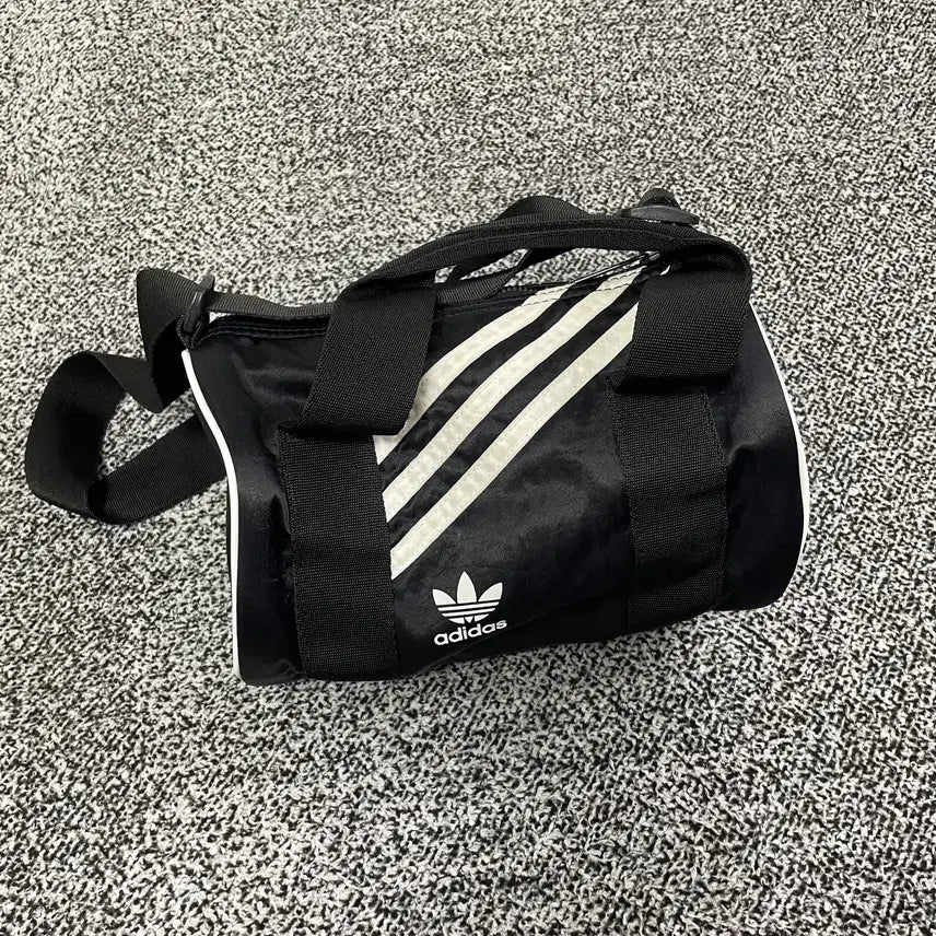 [BUNJANG] Adidas Team Bag Mini Duffel Bag Nylon Crossbody Bag / 빈티지9. 아디다스 팀백 미니 더플백 나일론 원통 가방 크로스백