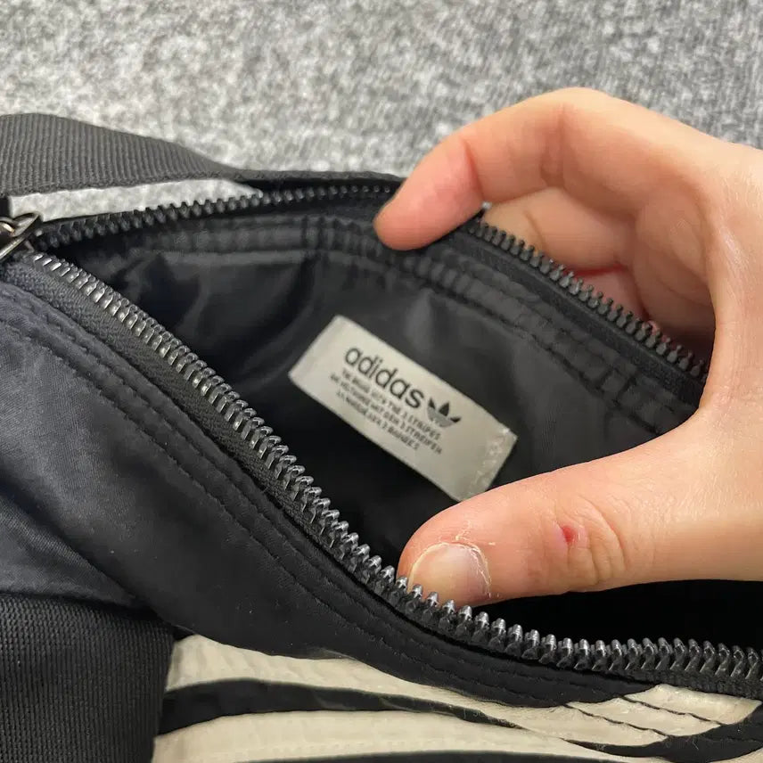 [BUNJANG] Adidas Team Bag Mini Duffel Bag Nylon Crossbody Bag / 빈티지9. 아디다스 팀백 미니 더플백 나일론 원통 가방 크로스백