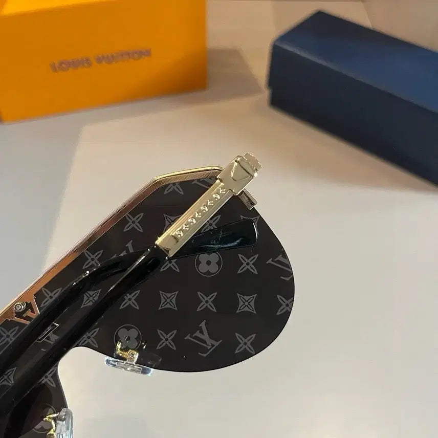 [BUNJANG] Louis Vuitton Monogram Sunglasses / 루이비통 선글라스 모노그램 패턴