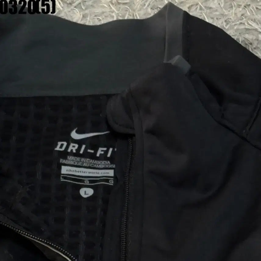 [SOLD OUT] 나이키 드라이핏 블랙 런닝 자켓90 0320