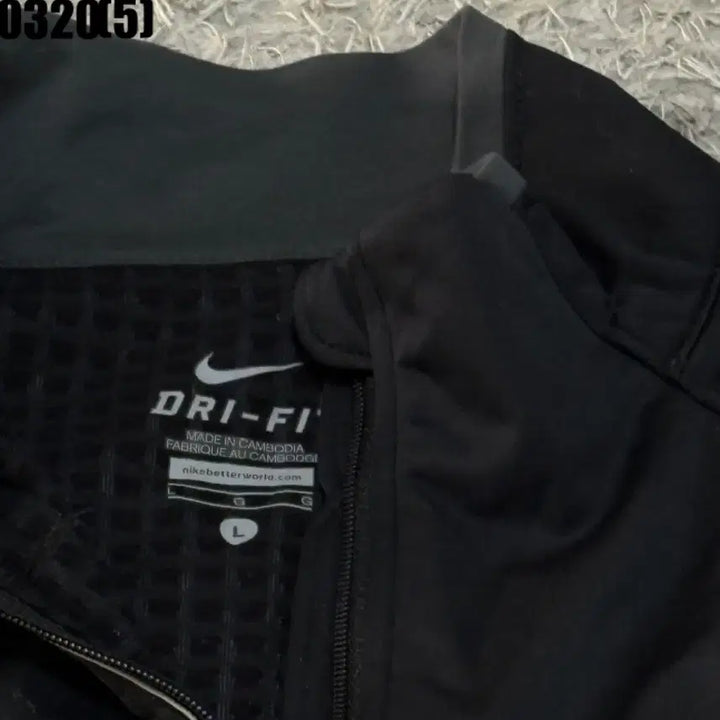[SOLD OUT] 나이키 드라이핏 블랙 런닝 자켓90 0320
