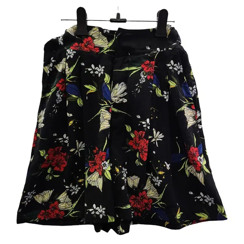 [BUNJANG] STRADIVARIUS Tropical Flower Black Shorts / STRADIVARIUS 트로피컬 플라워 블랙 반바지 EUR 38