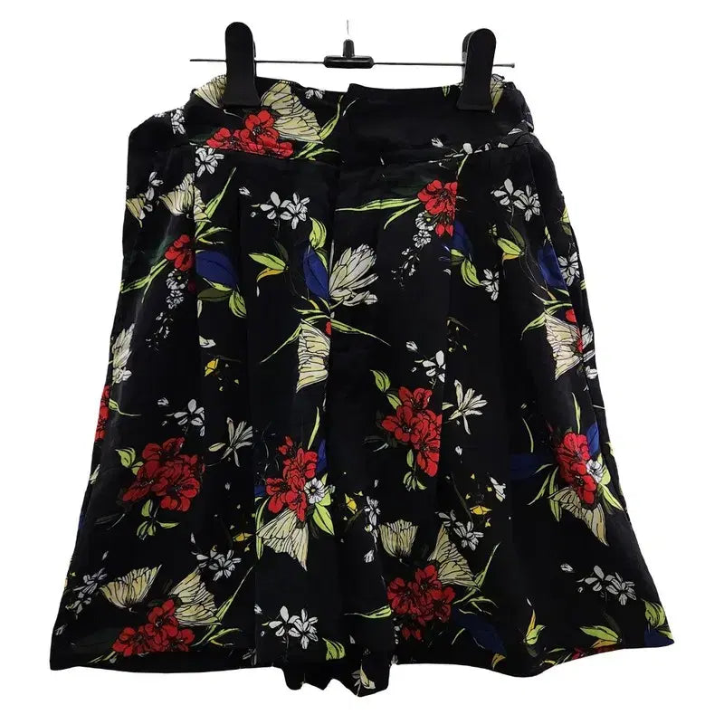 [BUNJANG] STRADIVARIUS Tropical Flower Black Shorts / STRADIVARIUS 트로피컬 플라워 블랙 반바지 EUR 38