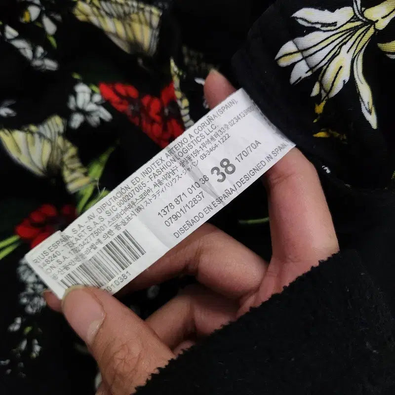 [BUNJANG] STRADIVARIUS Tropical Flower Black Shorts / STRADIVARIUS 트로피컬 플라워 블랙 반바지 EUR 38