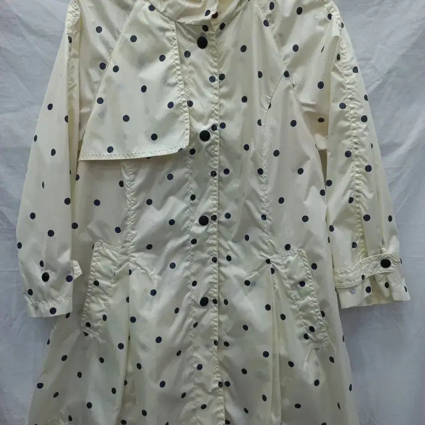 [BUNJANG] Plastic Island Dot Windbreaker Coat (Women&