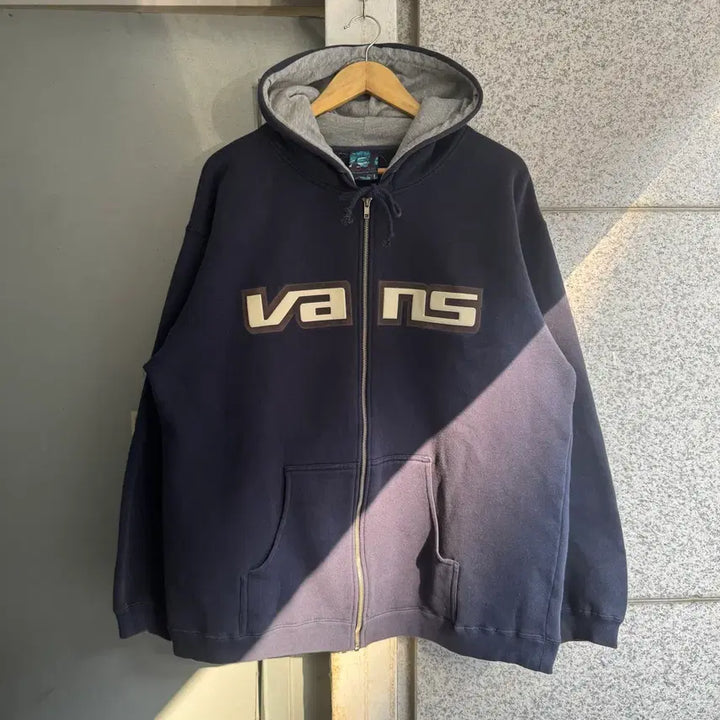 [BUNJANG] Vans Spellout Logo Hoodie Zip-up / 00s 반스 스펠아웃 로고 후드집업
