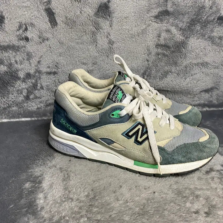 [SOLD OUT] 뉴발란스 운동화 250