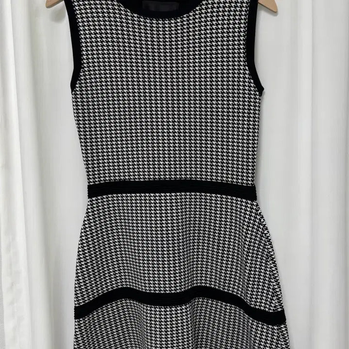 [BUNJANG] Viscose Houndstooth Check Knit Dress / 비스코스 체크 니트원피스 M