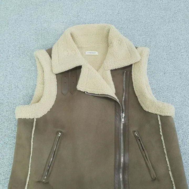 [BUNJANG] Vintage F Musntang Vest / [F] 빈티지 무스탕 조끼