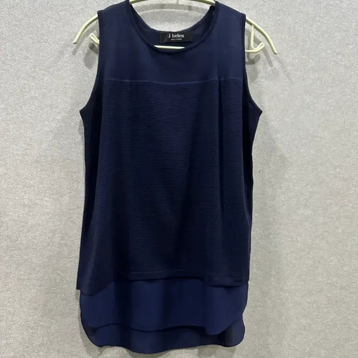[BUNJANG] J Helen Sleeveless Blouse / J helen 민소매 블라우스