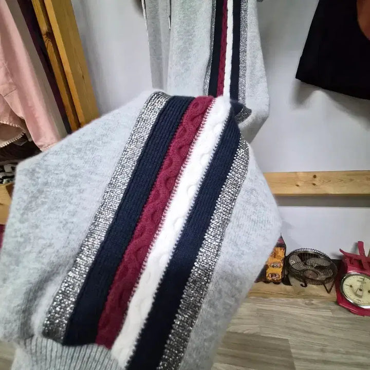 [BUNJANG] Tommy Hilfiger &amp; SJYP Apparel Bundle / 타미힐피거 icons 조거팬츠. SJYP 케이블 니트 베스트