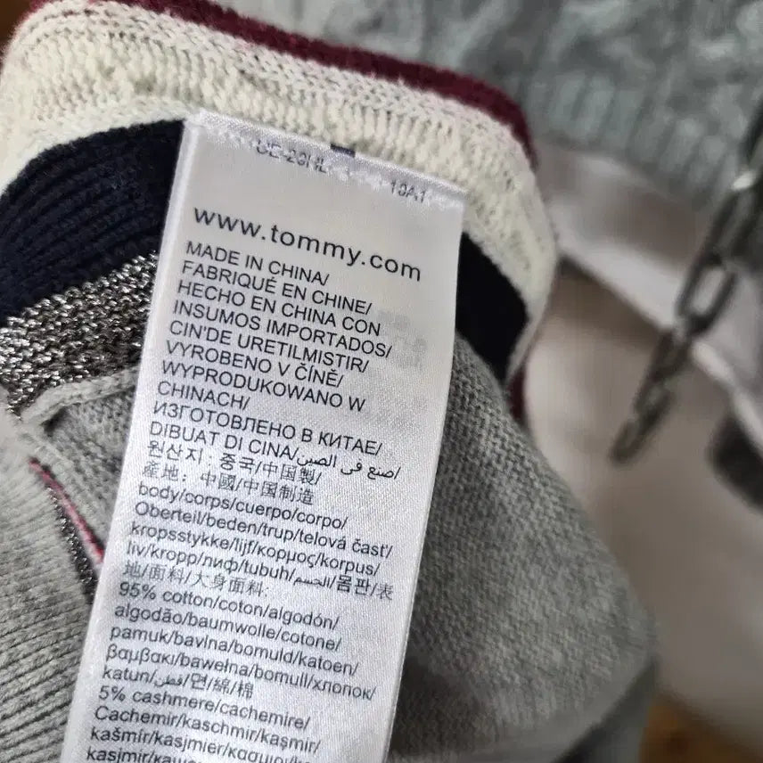 [BUNJANG] Tommy Hilfiger &amp; SJYP Apparel Bundle / 타미힐피거 icons 조거팬츠. SJYP 케이블 니트 베스트