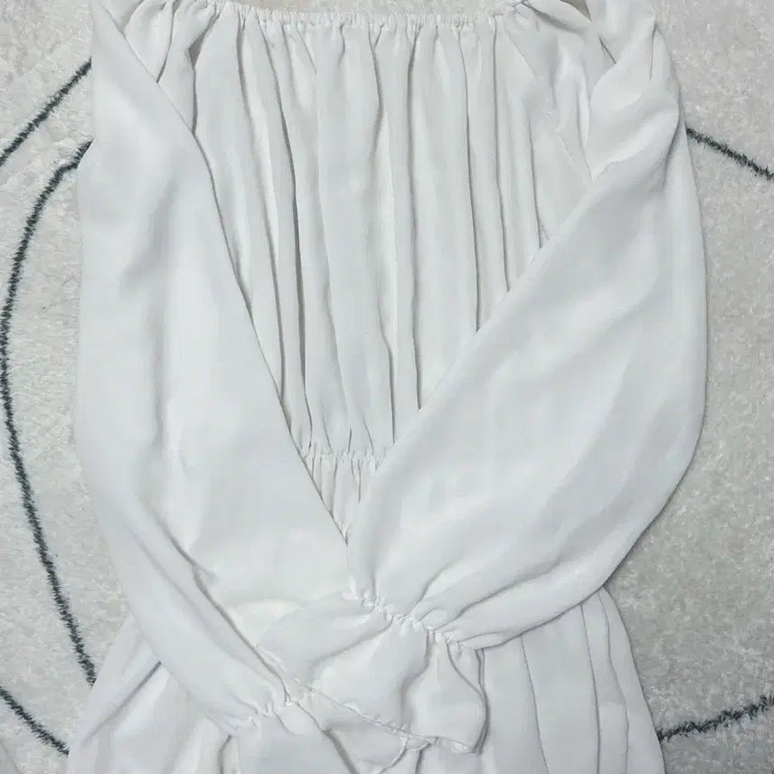 [SOLD OUT] 오프숄더 시스루 블라우스