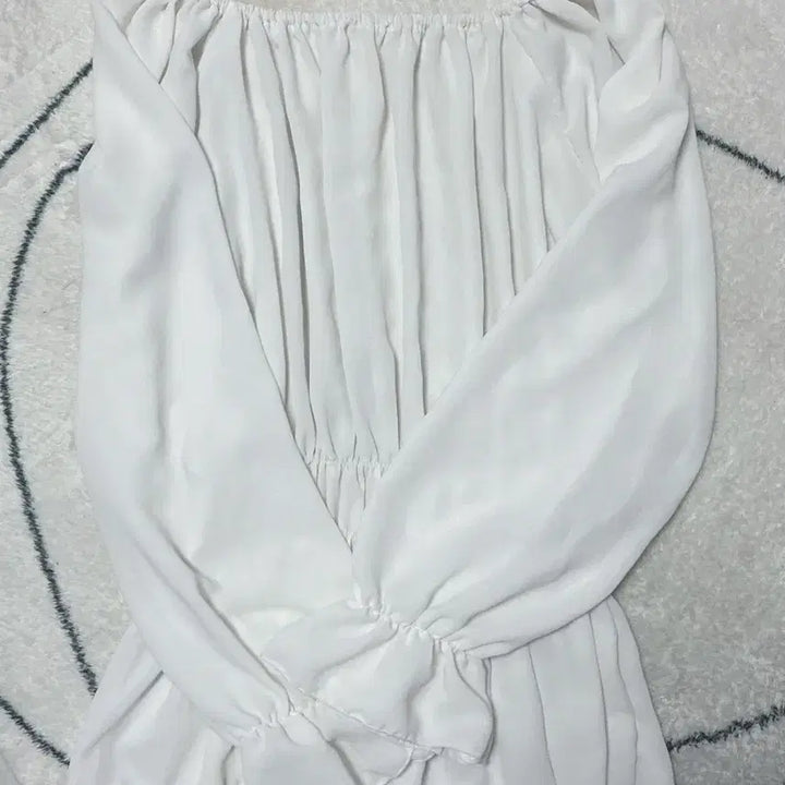 [SOLD OUT] 오프숄더 시스루 블라우스