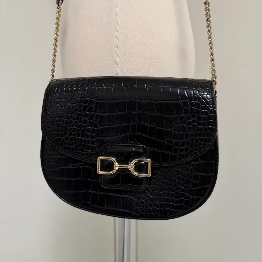 [BUNJANG] H&amp;M Black Chain Crossbody Bag / H&amp;M 블랙 체인 크로스백