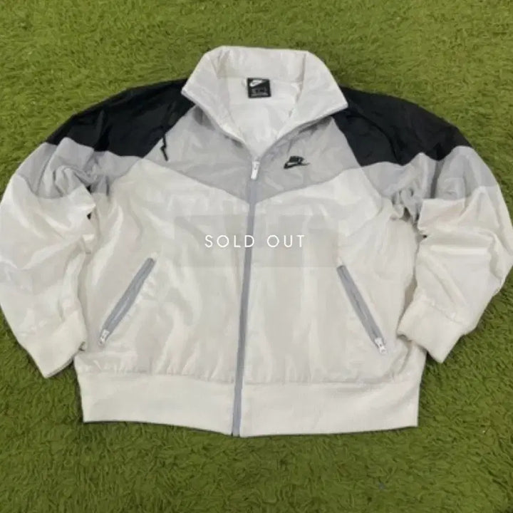 [BUNJANG] Nike Vintage Windbreaker White/Black Jacket / 나이키 빈티지 바람막이 화이트/블랙