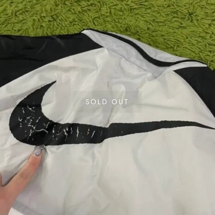 [BUNJANG] Nike Vintage Windbreaker White/Black Jacket / 나이키 빈티지 바람막이 화이트/블랙