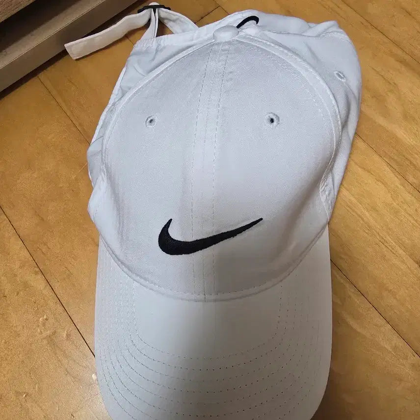 [BUNJANG] Nike White Ball Cap / 나이키 화이트 볼캡