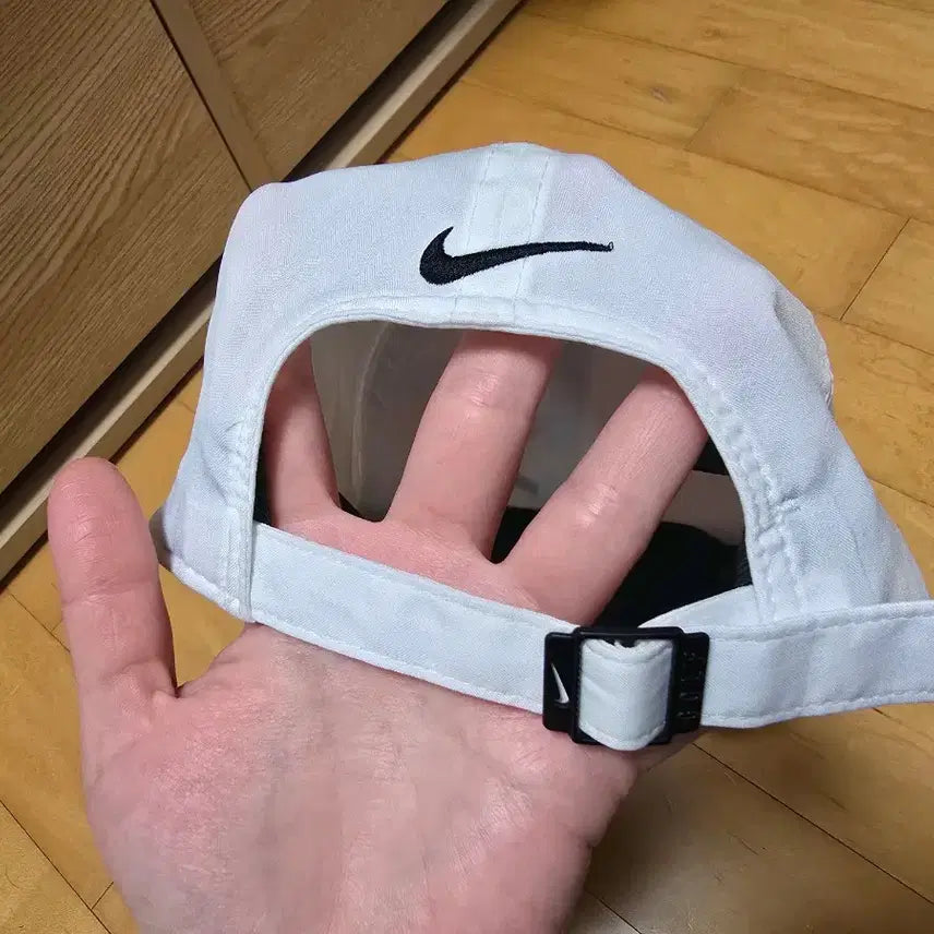 [BUNJANG] Nike White Ball Cap / 나이키 화이트 볼캡
