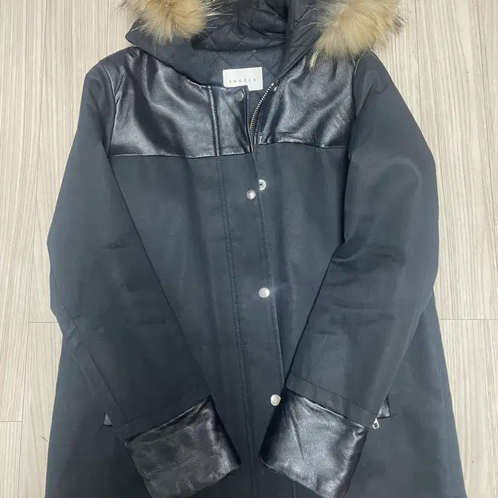 [SOLD OUT] Sandro 블랙 후드 퍼 코트 S