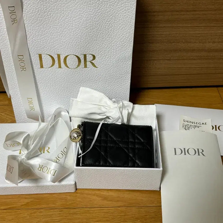 [BUNJANG] Dior Lady Dior Bloom Card Wallet / (새상품급) 디올 레이디 디올 블룸 카드지갑