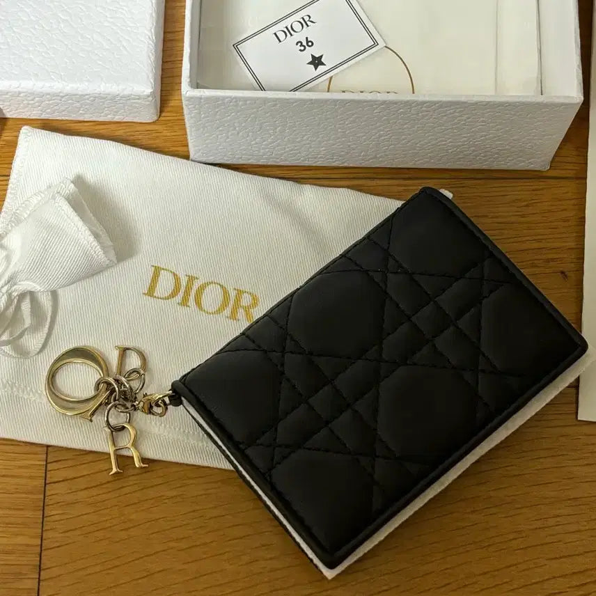 [BUNJANG] Dior Lady Dior Bloom Card Wallet / (새상품급) 디올 레이디 디올 블룸 카드지갑