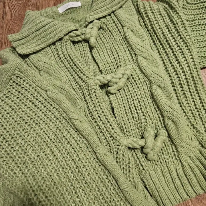 [BUNJANG] Kkwabaegi Green Knit Cardigan / 꽈배기 카라 니트 가디건 초록색