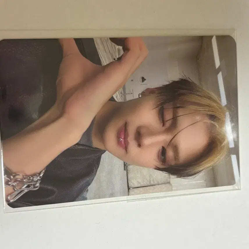 [BUNJANG] RD1 Lee Sangwon Olive Young Half Heart Photocard / 알디원 이상원 올리브영반쪽하트포카양도