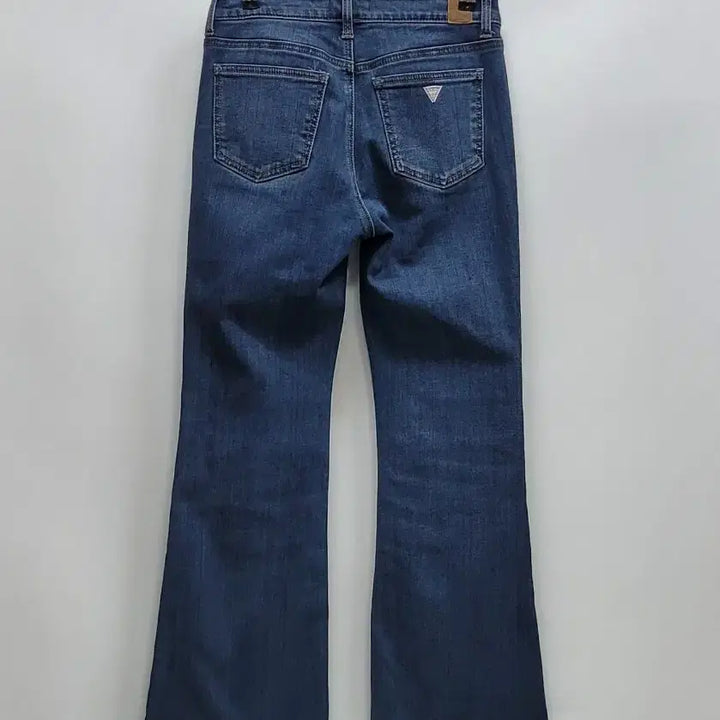 [BUNJANG] GUESS Bootcut Denim Jeans / GUESS 23FW 부츠컷 데님 청바지 / 여 64 (26) 중청 스판