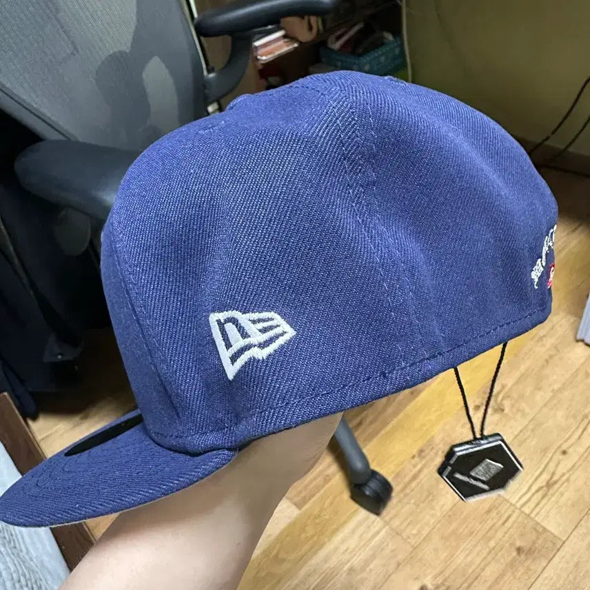 [BUNJANG] Supreme New Era Golden Cross Snapback / 슈프림 뉴애라 골든크로스 스냅백 크림택 새상품