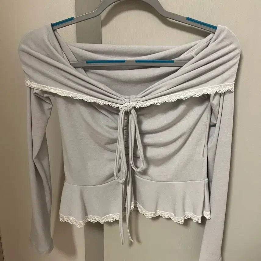 [BUNJANG] Peter &amp; Wendy Rany Off-Shoulder Top &amp; Skirt Set (S) / 피터앤웬디 라니 셔링 오프숄더 티셔츠 연그레이+스커트(s) 셋업 새상품
