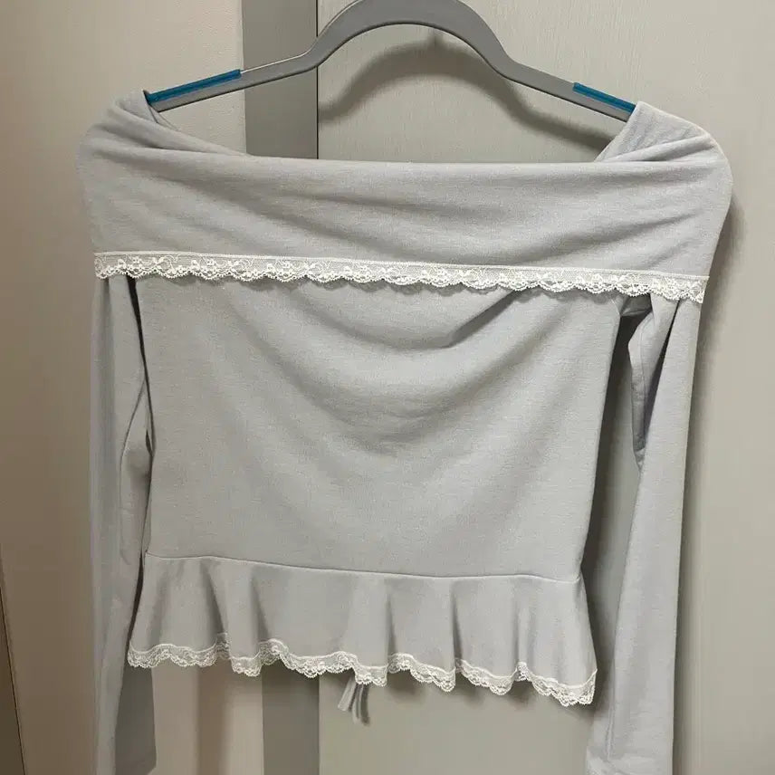 [BUNJANG] Peter &amp; Wendy Rany Off-Shoulder Top &amp; Skirt Set (S) / 피터앤웬디 라니 셔링 오프숄더 티셔츠 연그레이+스커트(s) 셋업 새상품