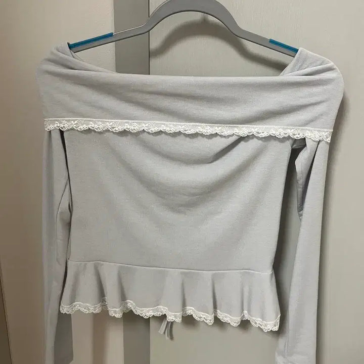 [BUNJANG] Peter &amp; Wendy Rany Off-Shoulder Top &amp; Skirt Set (S) / 피터앤웬디 라니 셔링 오프숄더 티셔츠 연그레이+스커트(s) 셋업 새상품