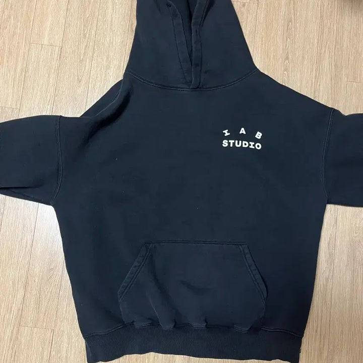 [BUNJANG] Iab Studio Hoodie Black White (2022 / L) / (22년도/L) 아이앱스튜디오 후드 블랙화이트