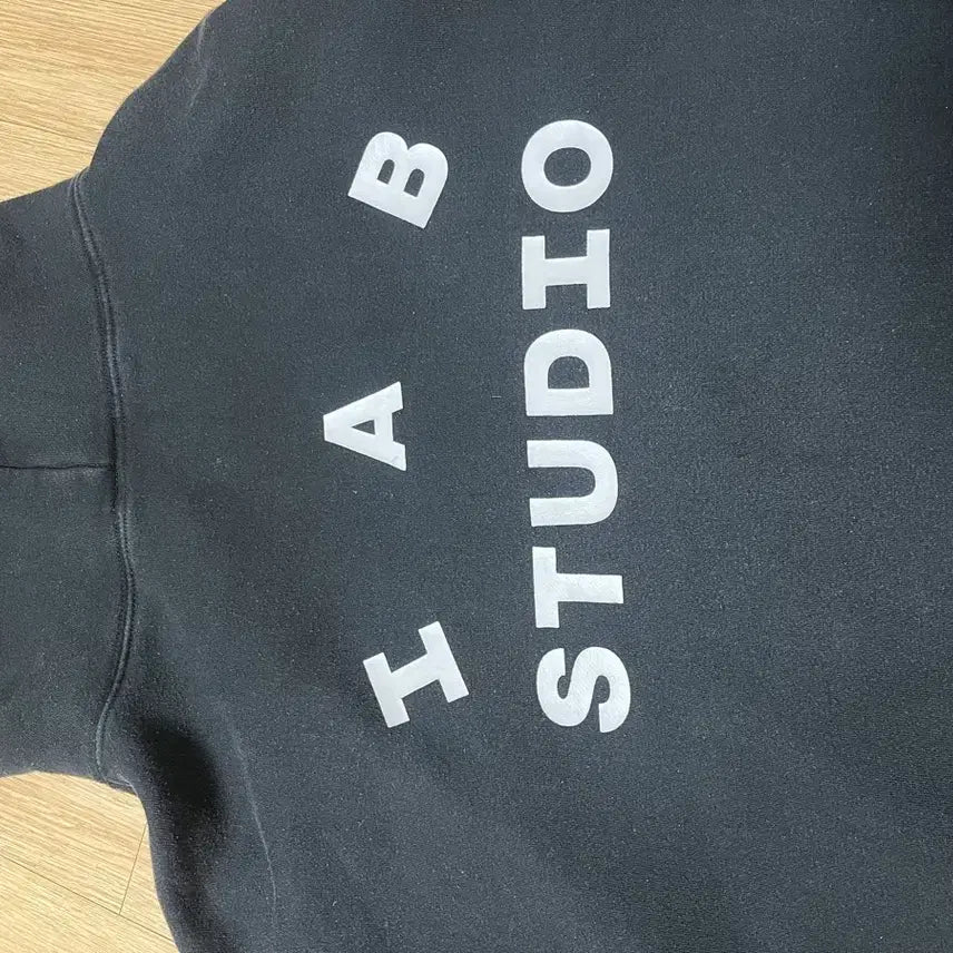 [BUNJANG] Iab Studio Hoodie Black White (2022 / L) / (22년도/L) 아이앱스튜디오 후드 블랙화이트