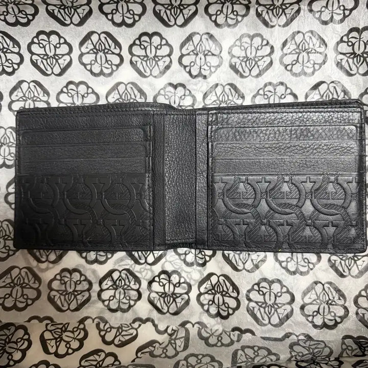 [BUNJANG] Ferragamo Gancini Pattern Bifold Wallet / 페레가모 간치니 패턴 반지갑 (정품)
