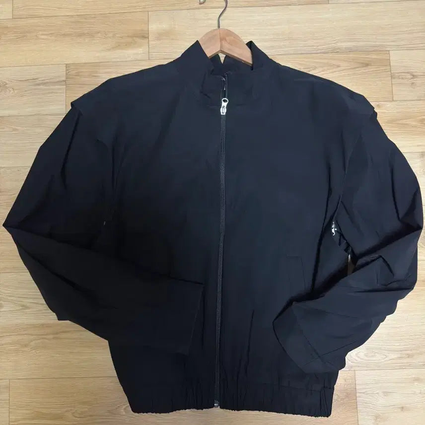 [BUNJANG] AMOMENTO High Neck Detachable Sleeve Jumper Black M / 아모멘토 하이 넥 디테쳐블 슬리브 점퍼 블랙 M