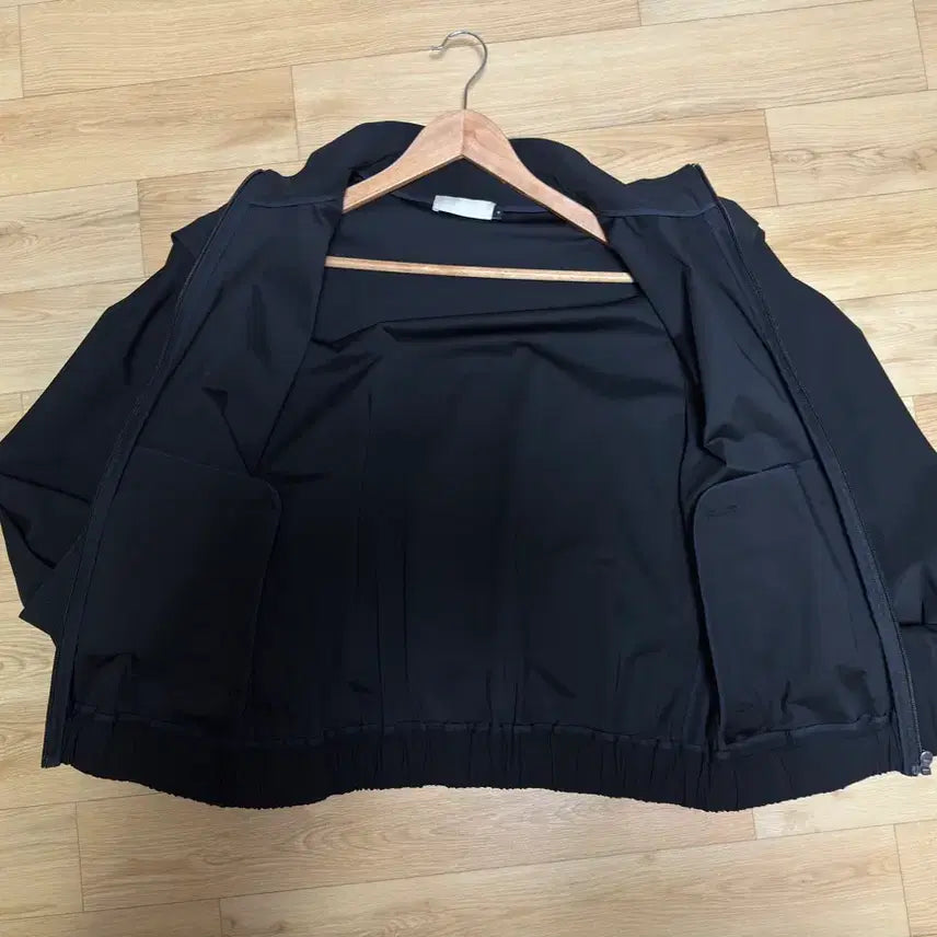 [BUNJANG] AMOMENTO High Neck Detachable Sleeve Jumper Black M / 아모멘토 하이 넥 디테쳐블 슬리브 점퍼 블랙 M