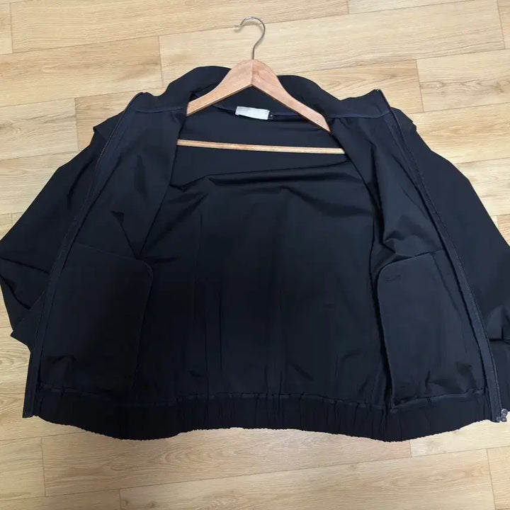 [BUNJANG] AMOMENTO High Neck Detachable Sleeve Jumper Black M / 아모멘토 하이 넥 디테쳐블 슬리브 점퍼 블랙 M