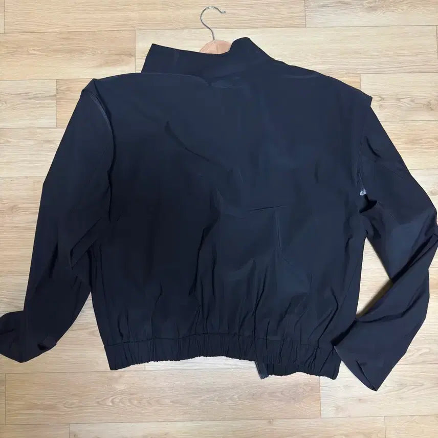 [BUNJANG] AMOMENTO High Neck Detachable Sleeve Jumper Black M / 아모멘토 하이 넥 디테쳐블 슬리브 점퍼 블랙 M