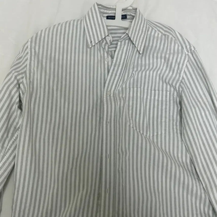 [BUNJANG] Brandy Melville Striped Shirt / 브랜디멜빌 스트라이프 셔츠 연그린 그레이