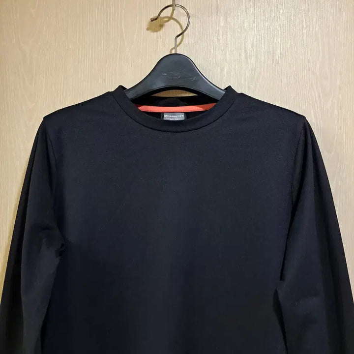 [BUNJANG] Discovery Black Long Sleeve T-shirt (Size 90) / 디스커버리 검정색 긴팔 티셔츠사이즈90