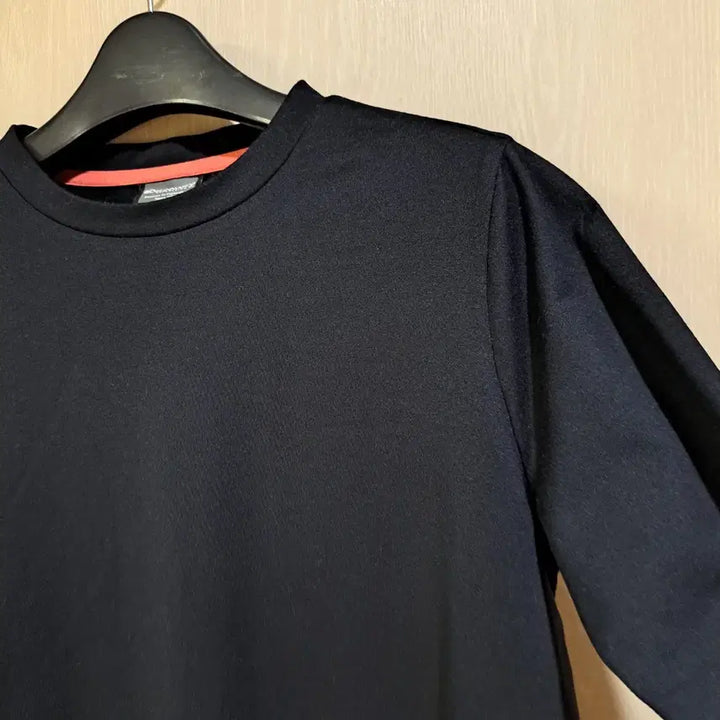 [BUNJANG] Discovery Black Long Sleeve T-shirt (Size 90) / 디스커버리 검정색 긴팔 티셔츠사이즈90
