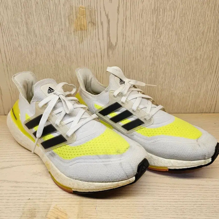 [BUNJANG] Adidas Ultraboost White/Yellow Sneakers / 아디다스 울트라부스트 화이트/옐로우 운동화
